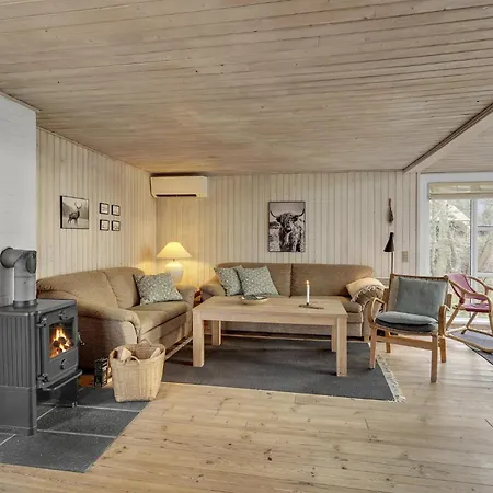 Holiday home In With Kitchen
